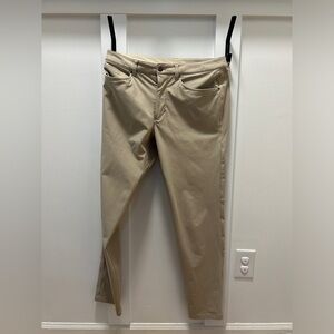 Lululemon Commission ABC Khaki Pants 32x30 in Excellent Condition